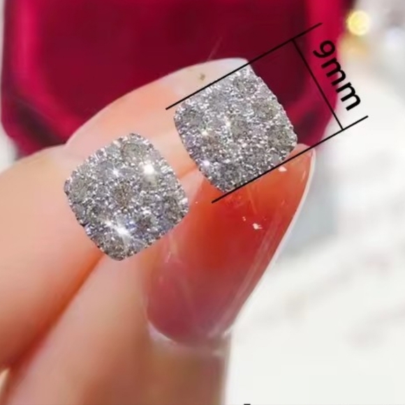 Earring - Picture 2 of 3